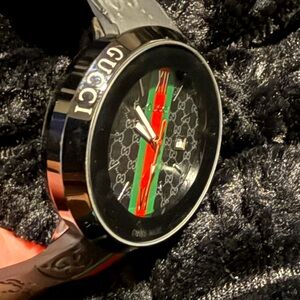 Unisex Gucci watch